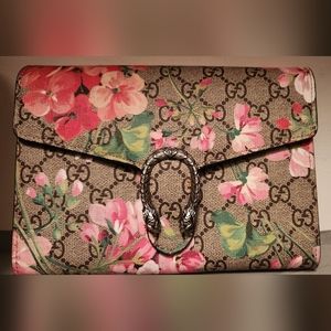 Authentic Gucci l Pink GG Blooms Supreme Canvas Dionysus Wallet on Chain